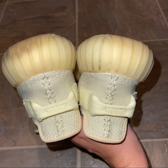 Yeezy Butter 350 V2 Sneakers - Picture 5 of 9